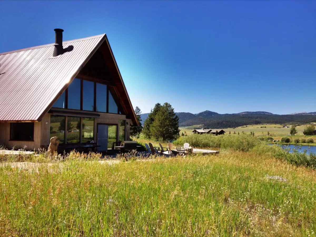 Short-Term Rentals Service: